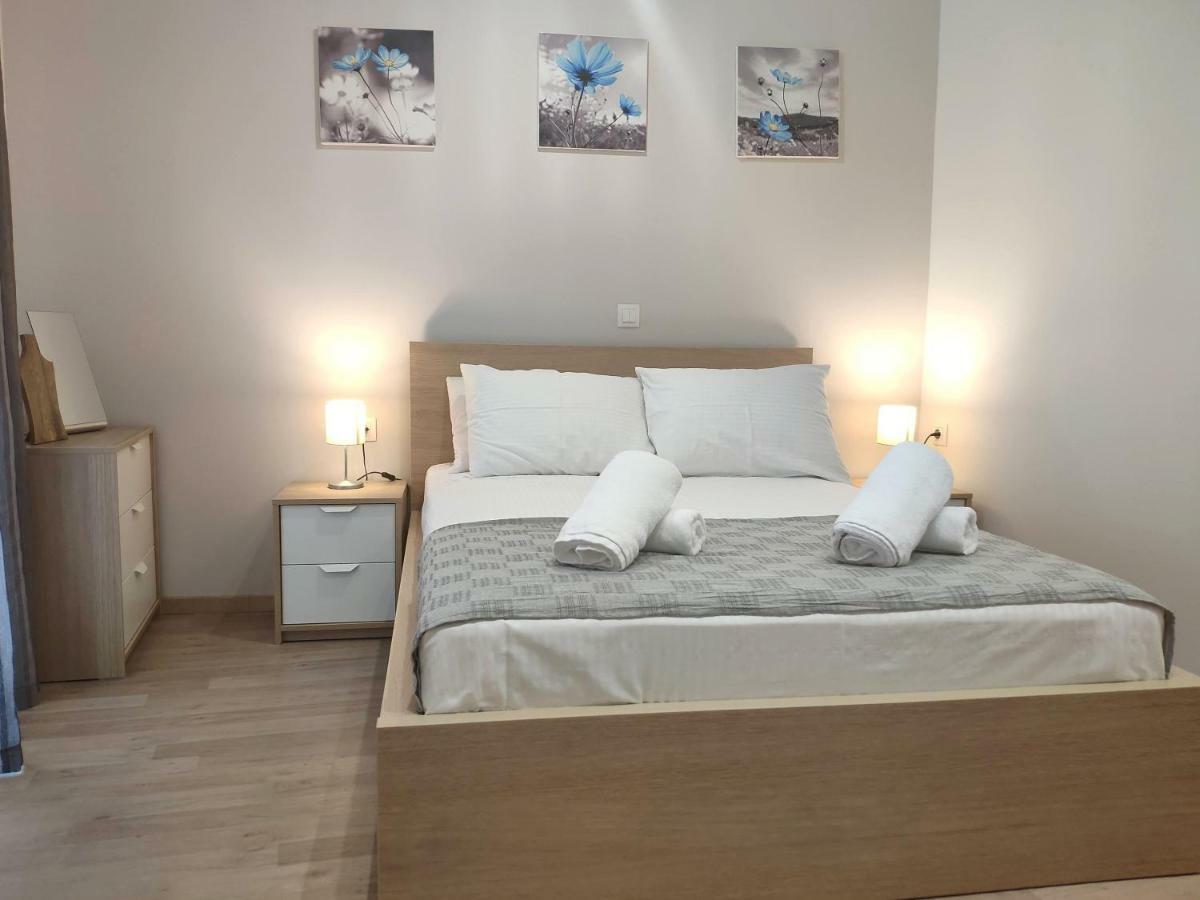 Neva Apartments By The Beach Makriyialos Bagian luar foto